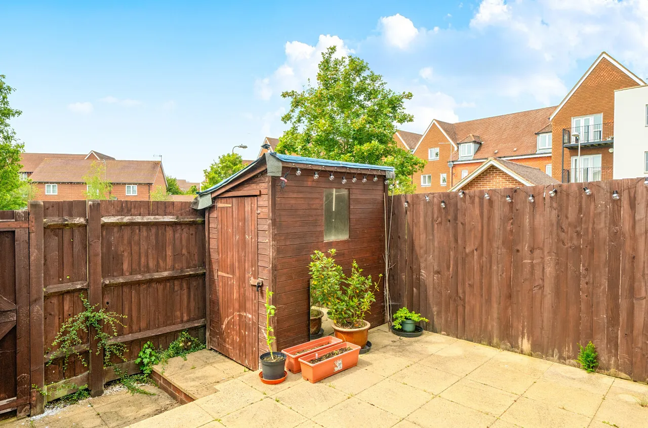 Outfield Crescent, Wokingham, Berkshire, RG40 2EU, photo 8