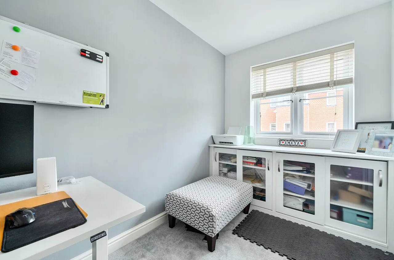 Outfield Crescent, Wokingham, Berkshire, RG40 2EU, photo 21