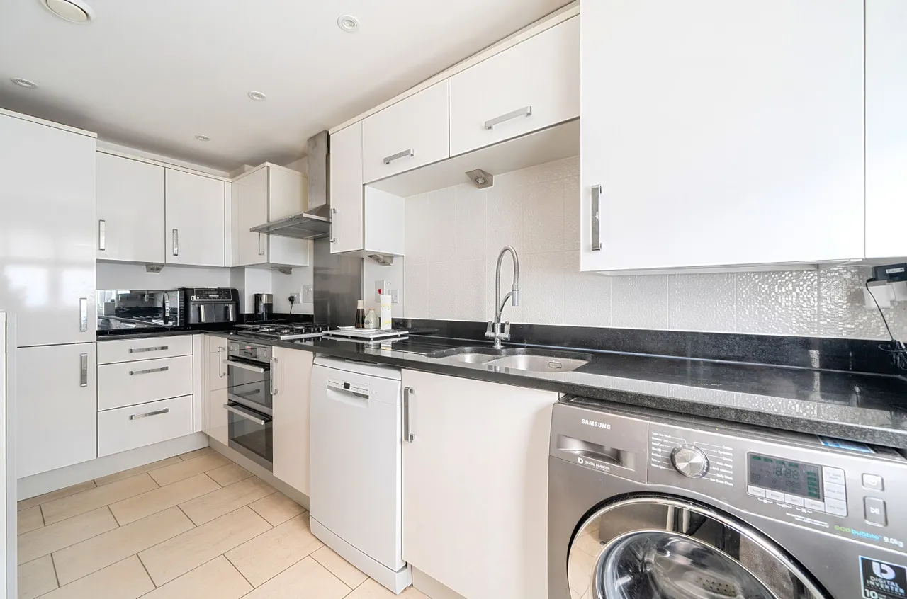 Outfield Crescent, Wokingham, Berkshire, RG40 2EU, photo 4