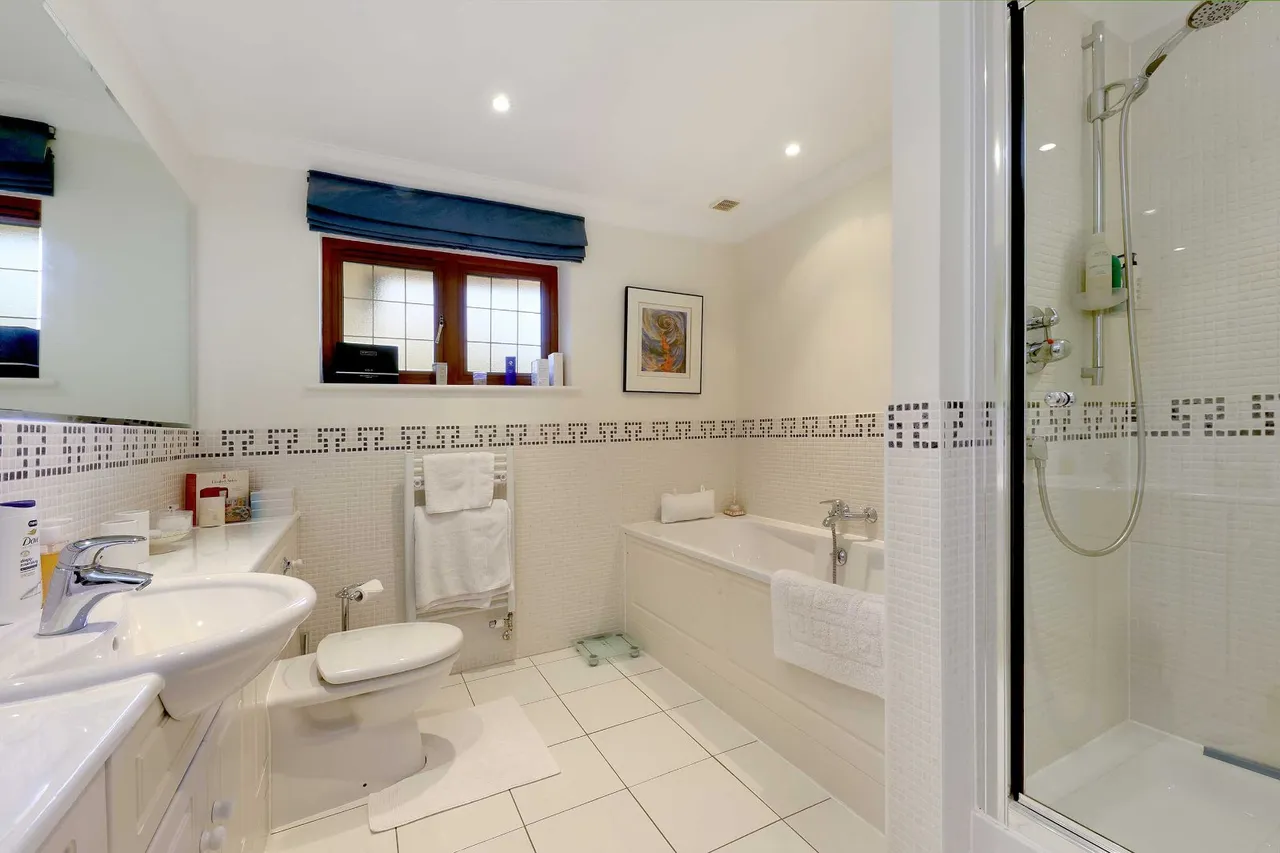 Forty Green Road, Knotty Green, HP9, photo 23