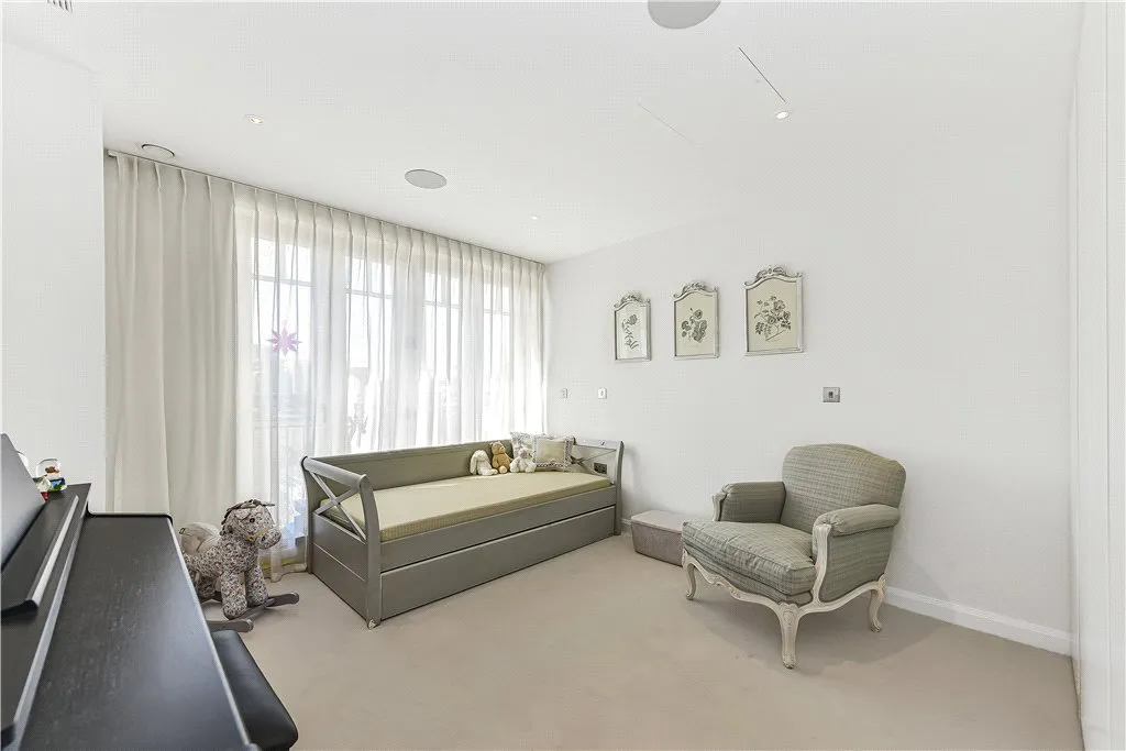 Carnwath Road, London, SW6, photo 19