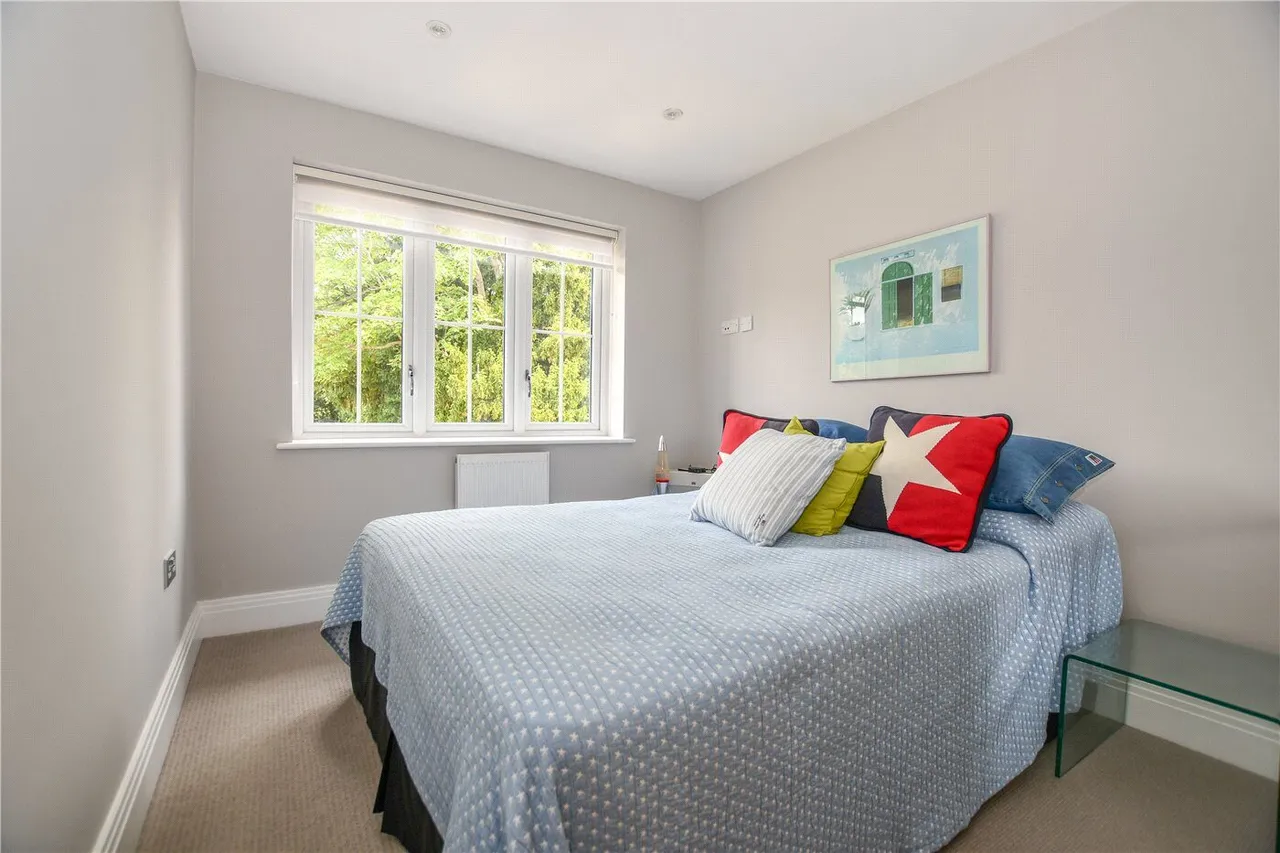 Woodfield Place, Binfield, RG42, photo 9