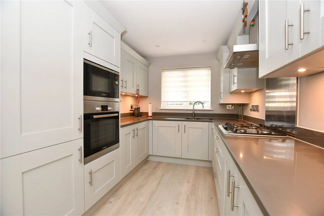 Woodfield Place, Binfield, RG42, photo 3