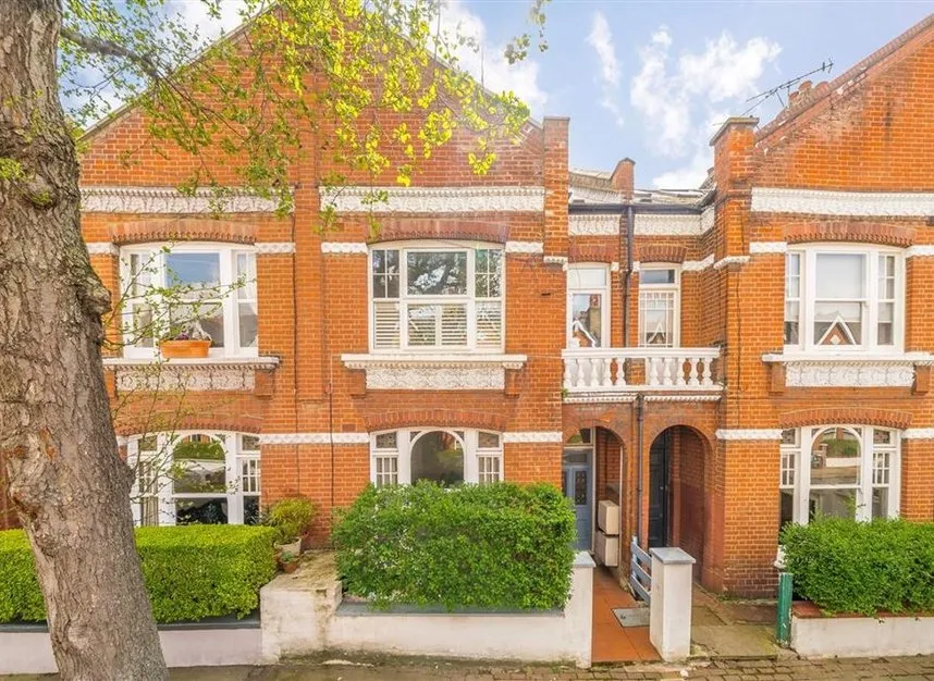 3 bed flat for sale — Dinsmore Road, Balham, SW12