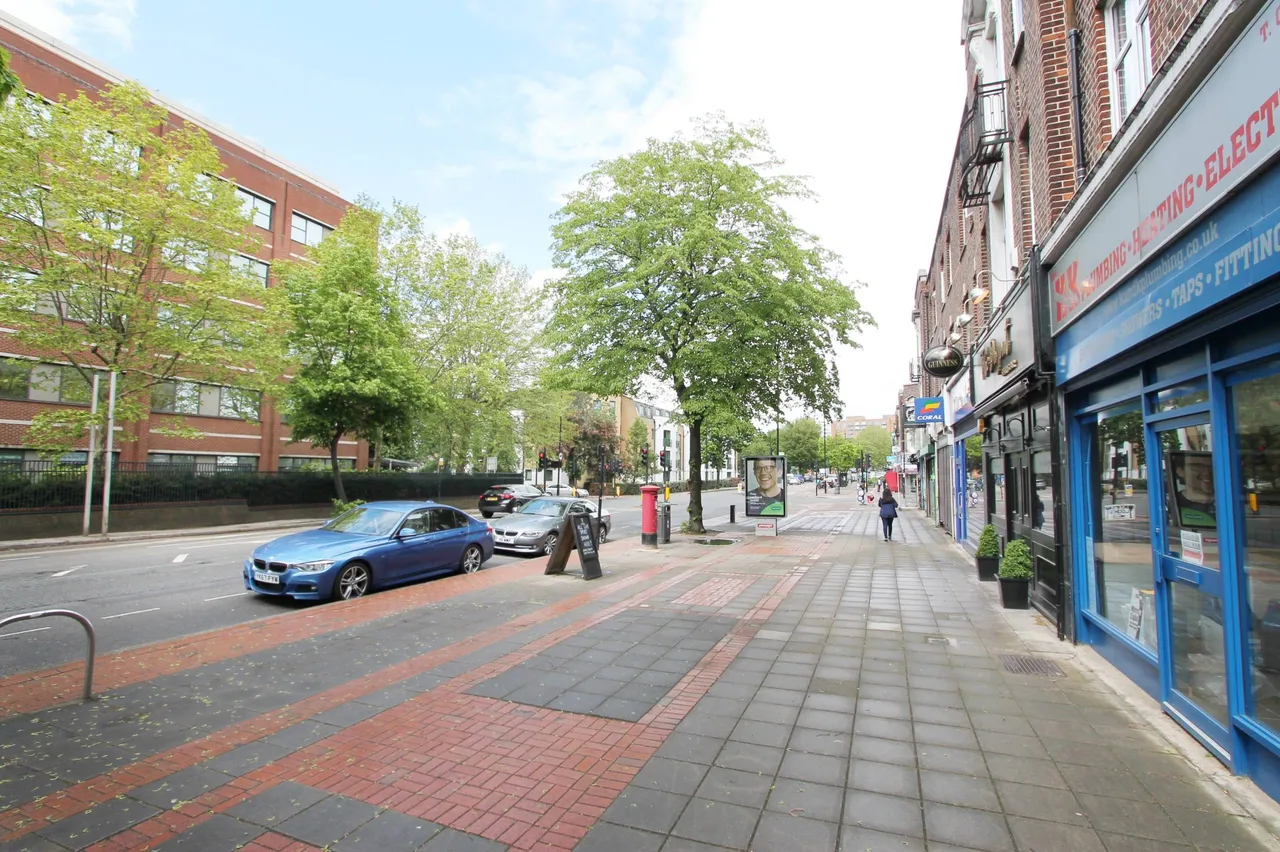 Greenford Road, Greenford, UB6, photo 4