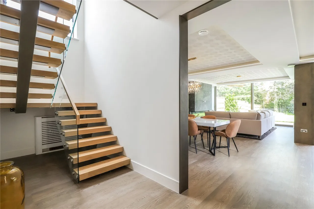 Danes Road, Awbridge, Romsey, Hampshire, SO51 0HL, photo 8