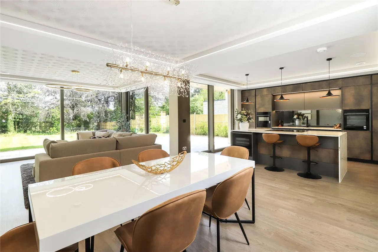 Danes Road, Awbridge, Romsey, Hampshire, SO51 0HL, photo 13