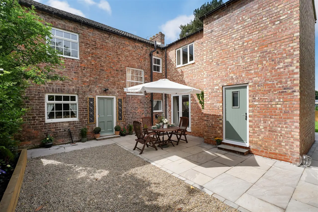 Beech House, West View, photo 15