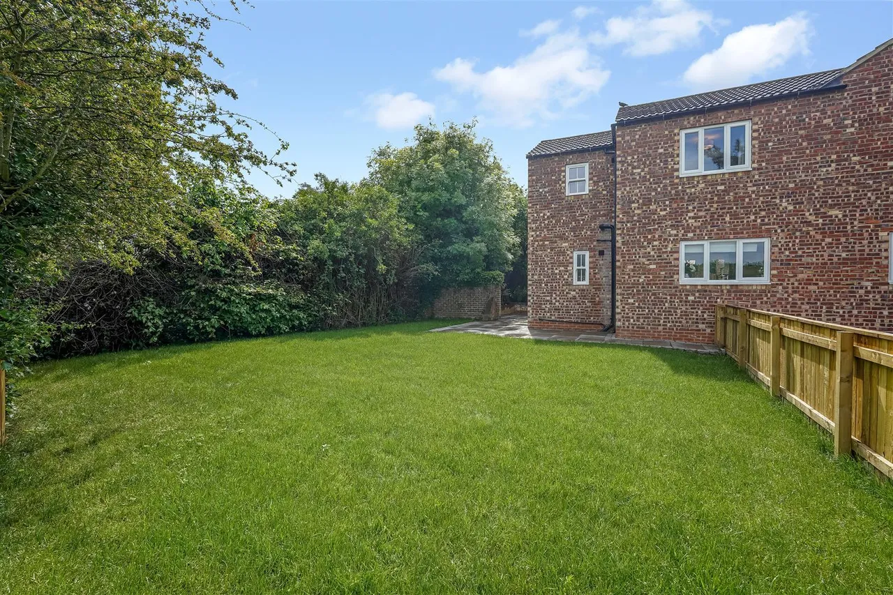 Beech House, West View, photo 17