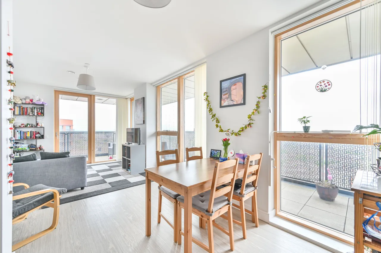 2 bed flat for sale — Flat 146, Zenith Point, Wembley