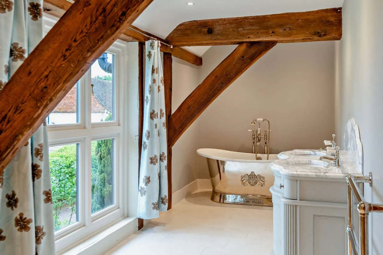 Guildford Road, Alfold, Cranleigh, Surrey, GU6 8JS, photo 11