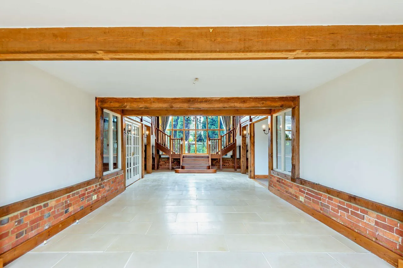 Guildford Road, Alfold, Cranleigh, Surrey, GU6 8JS, photo 7
