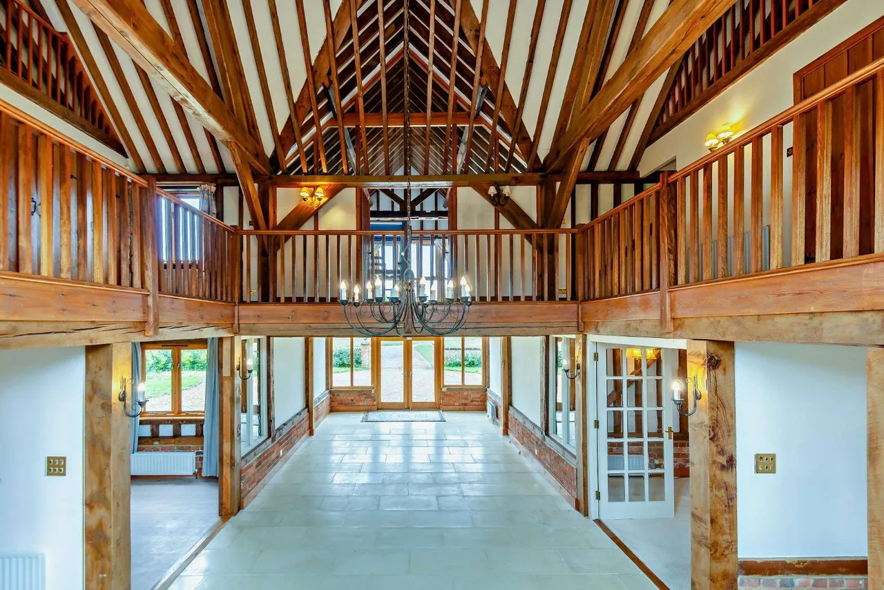 Guildford Road, Alfold, Cranleigh, Surrey, GU6 8JS, photo 4
