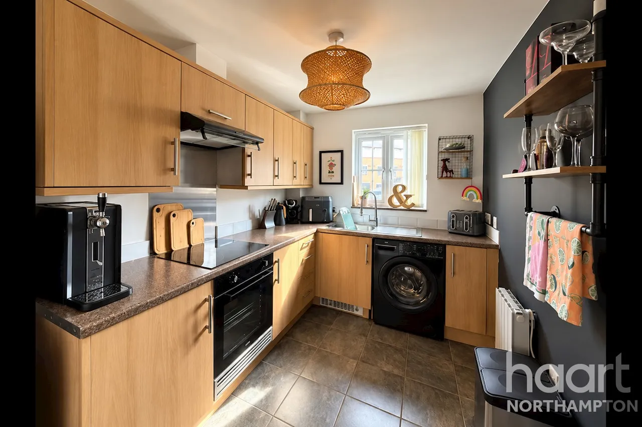 Dainty Grove, Northampton, NN4, photo 2