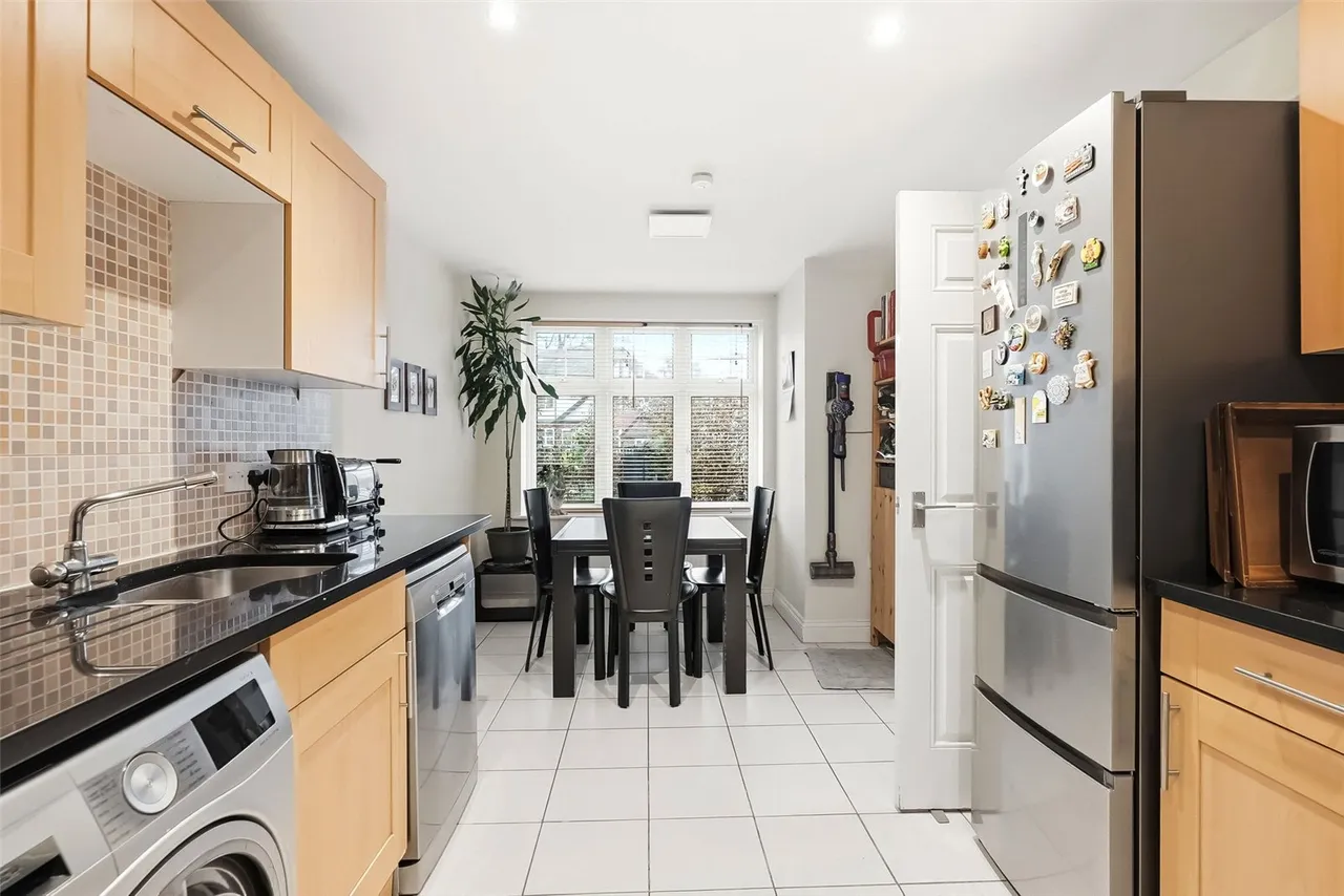 Strawberry Vale, Twickenham, TW1 4RU, photo 5