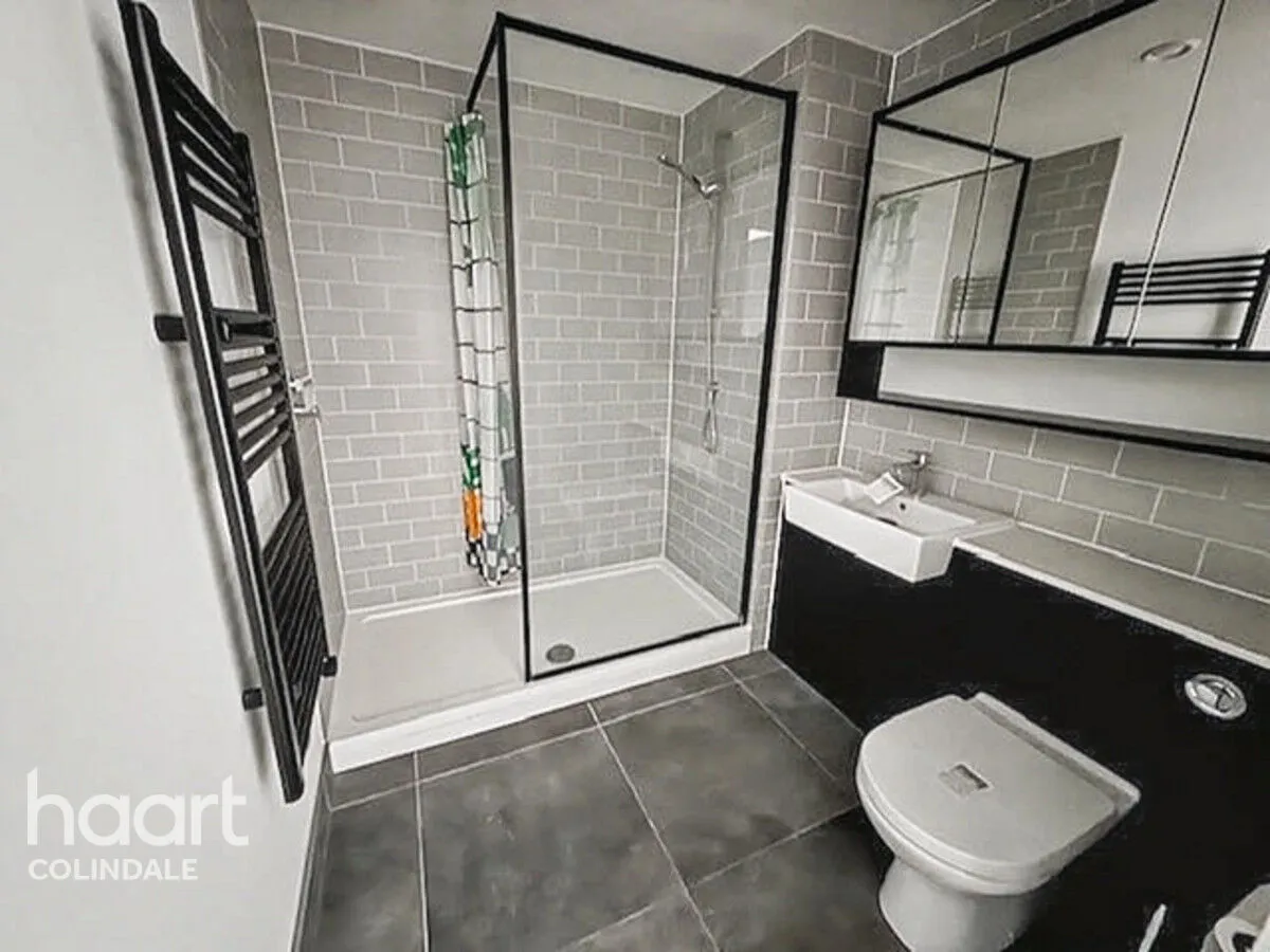 Farington House, Beaufort Park, NW9, photo 9