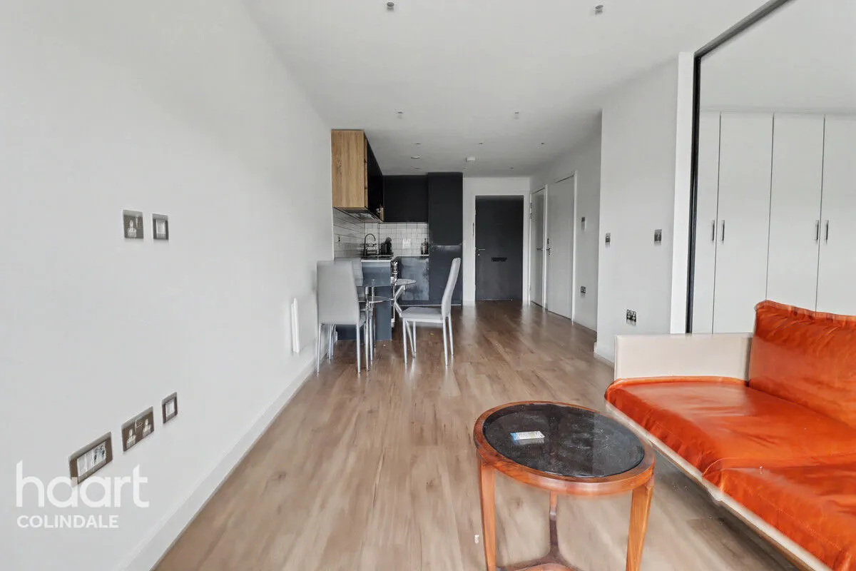 Farington House, Beaufort Park, NW9, photo 8