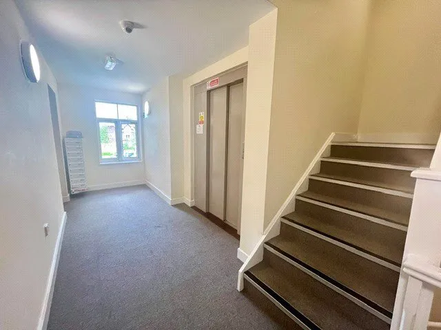 London Road, Gloucester, Gloucestershire, GL1, photo 2