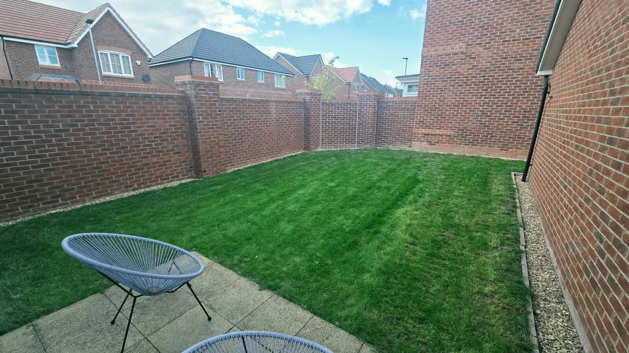 Rosefinch Road, Goldthorpe, S63, photo 22