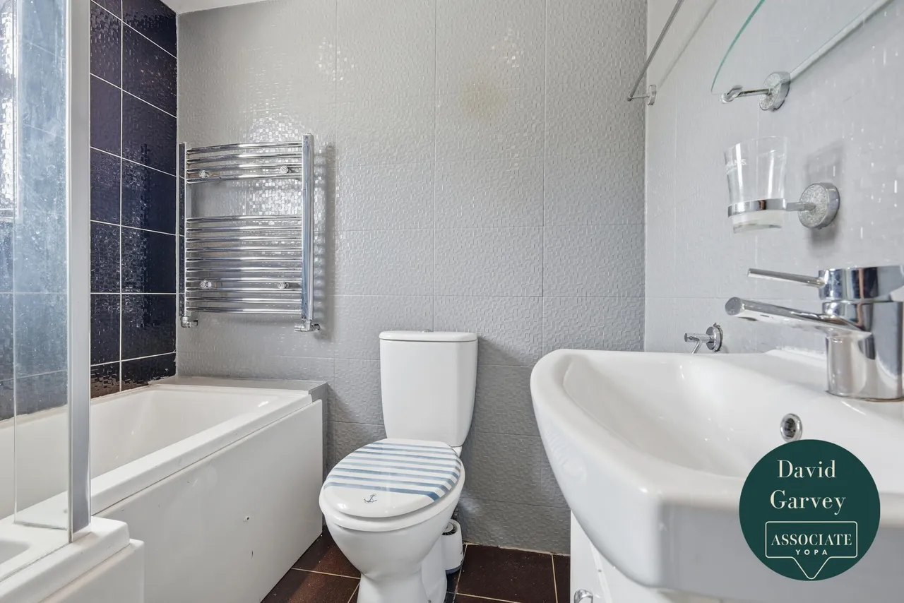 Heather Drive, Romford, RM1, photo 12