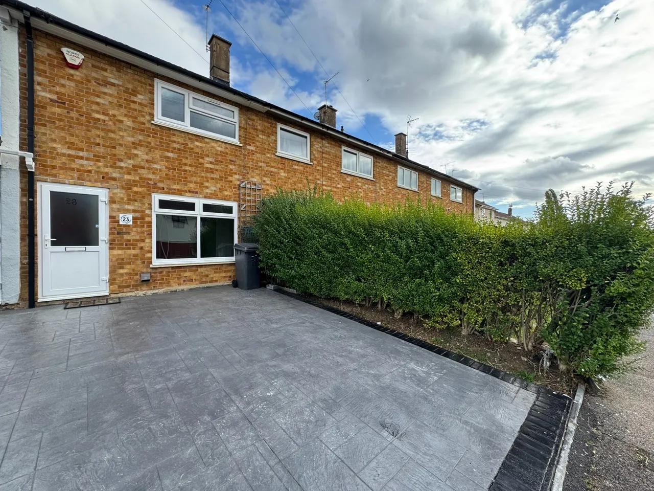 2 bed house to rent, Kinsdale Drive, Leicester, LE5