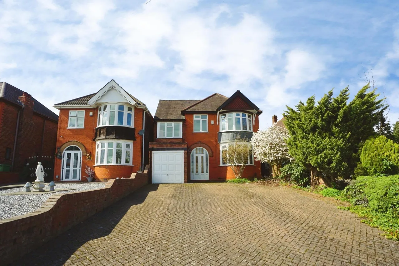 4 bed house for sale, Vicarage Road West, Woodsetton, DY1