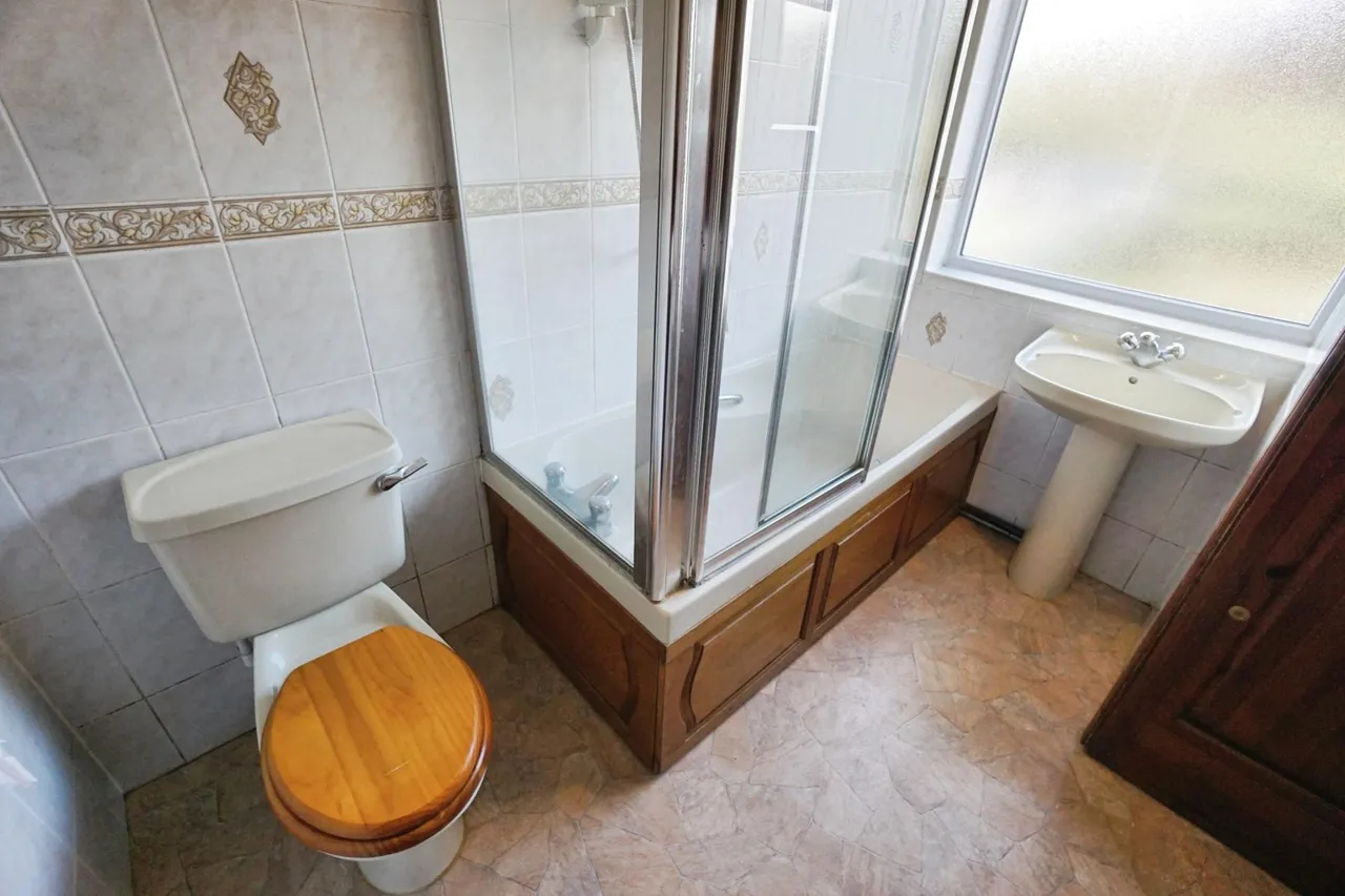 Vicarage Road West, Woodsetton, DY1, photo 18