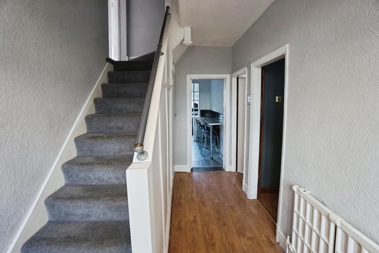 Vicarage Road West, Woodsetton, DY1, photo 6
