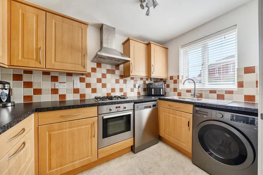 Grenadier Gardens, Thatcham, RG19, photo 2