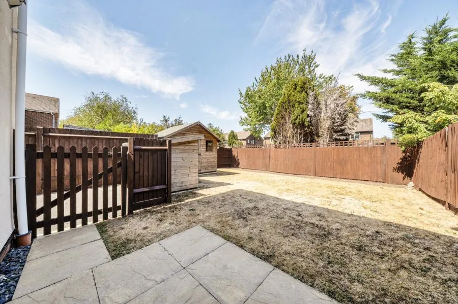 Grenadier Gardens, Thatcham, RG19, photo 11