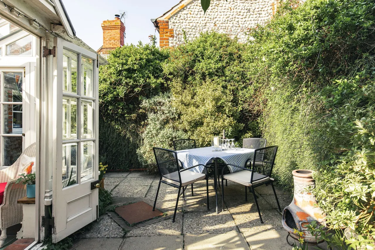High Street, Cottage with Courtyard Ga, photo 6