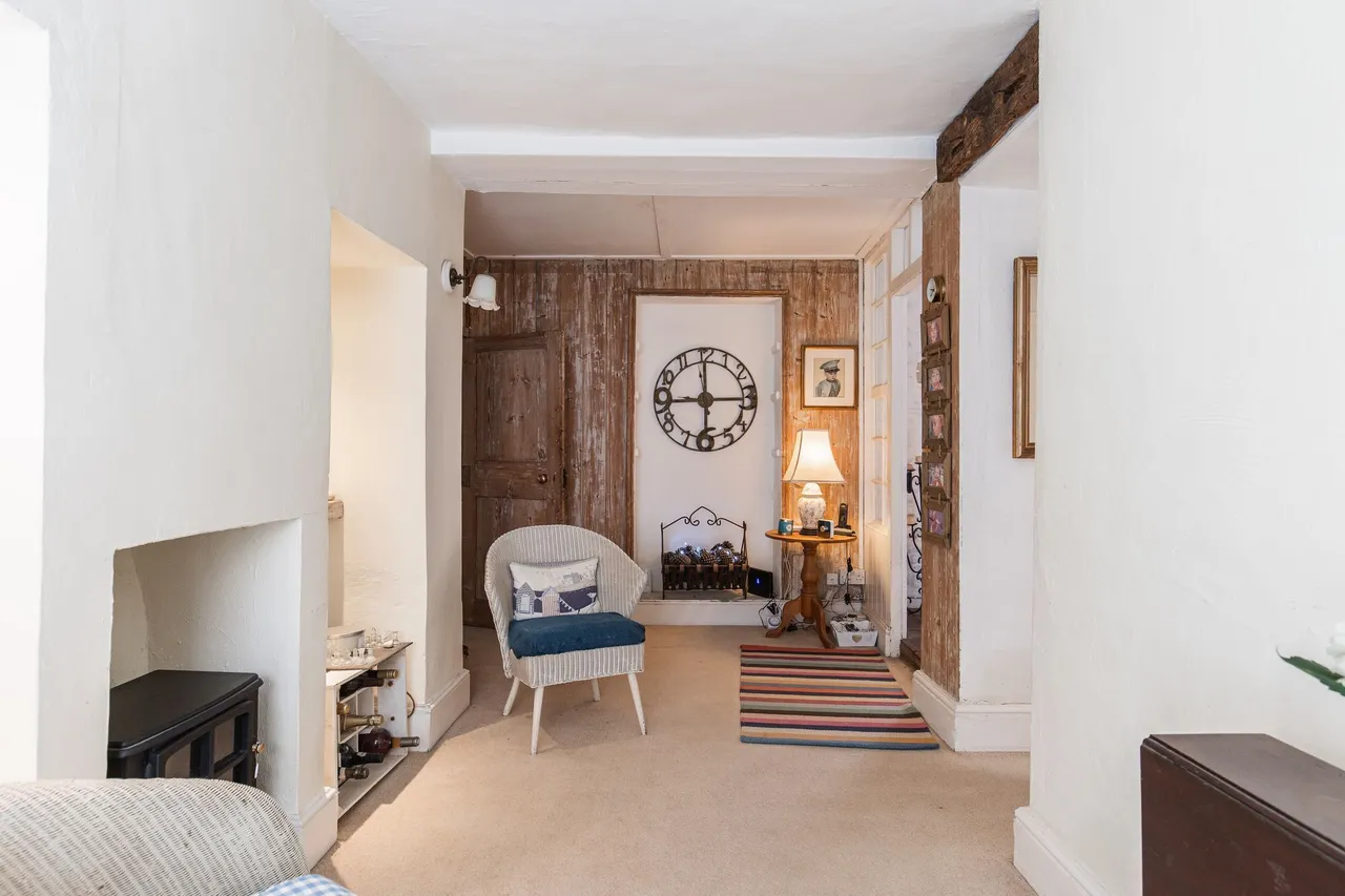 High Street, Cottage with Courtyard Ga, photo 8