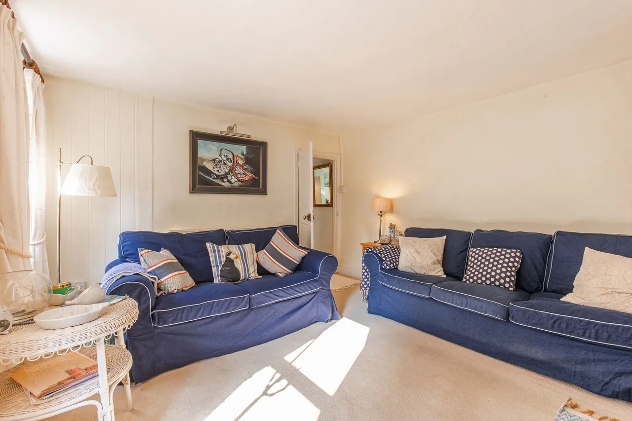 High Street, Cottage with Courtyard Ga, photo 11