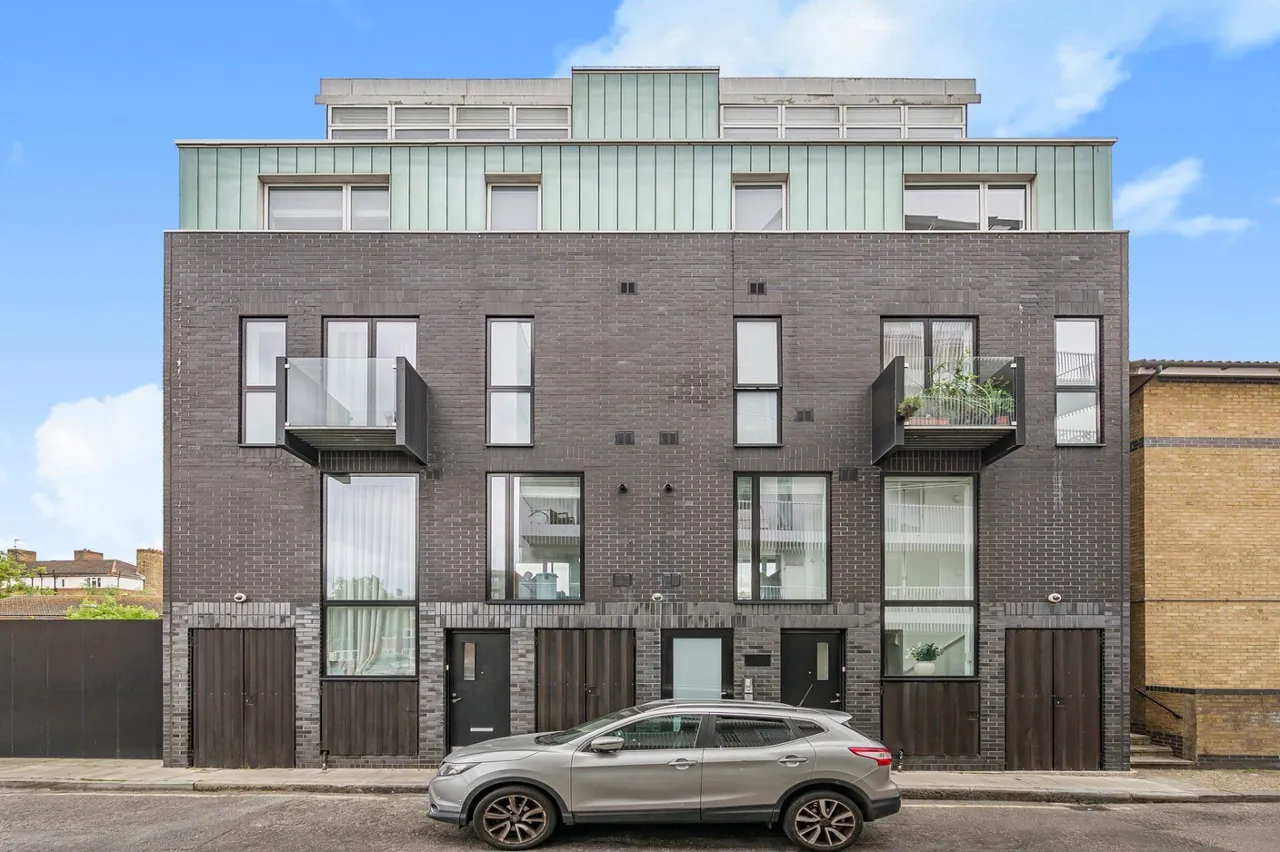 2 bed flat for sale, Long Walk, London, SE1