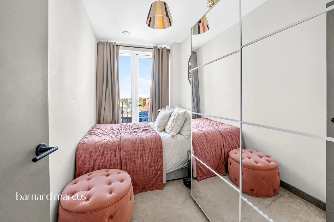 Oakleigh Road North, London, N20, photo 16