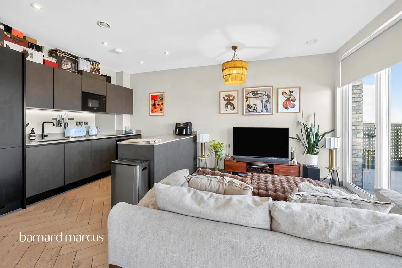 Oakleigh Road North, London, N20, photo 6