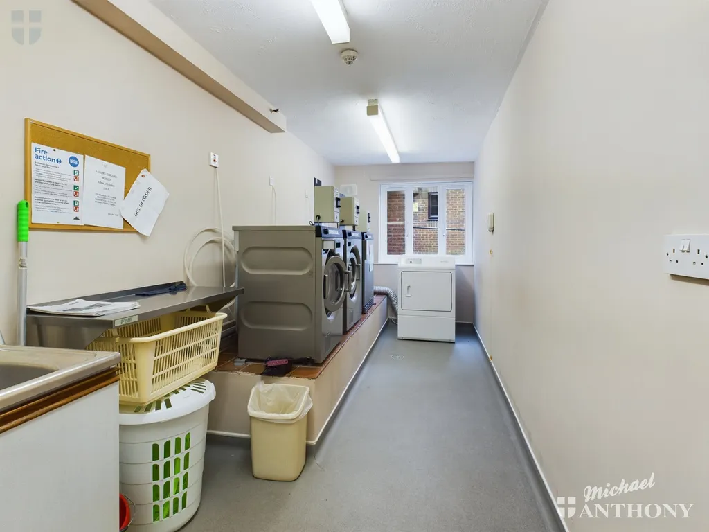 Churchill Court, Beaconsfield Road, Aylesbury, HP21 7RQ, photo 9