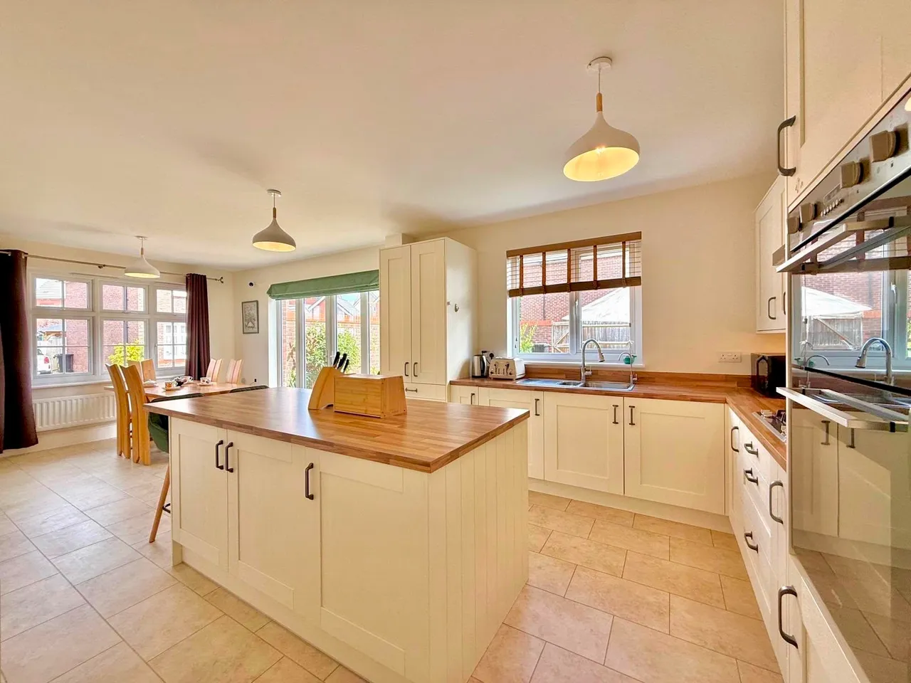 Axford Close, Swindon, Wiltshire, SN3 6FA, photo 2