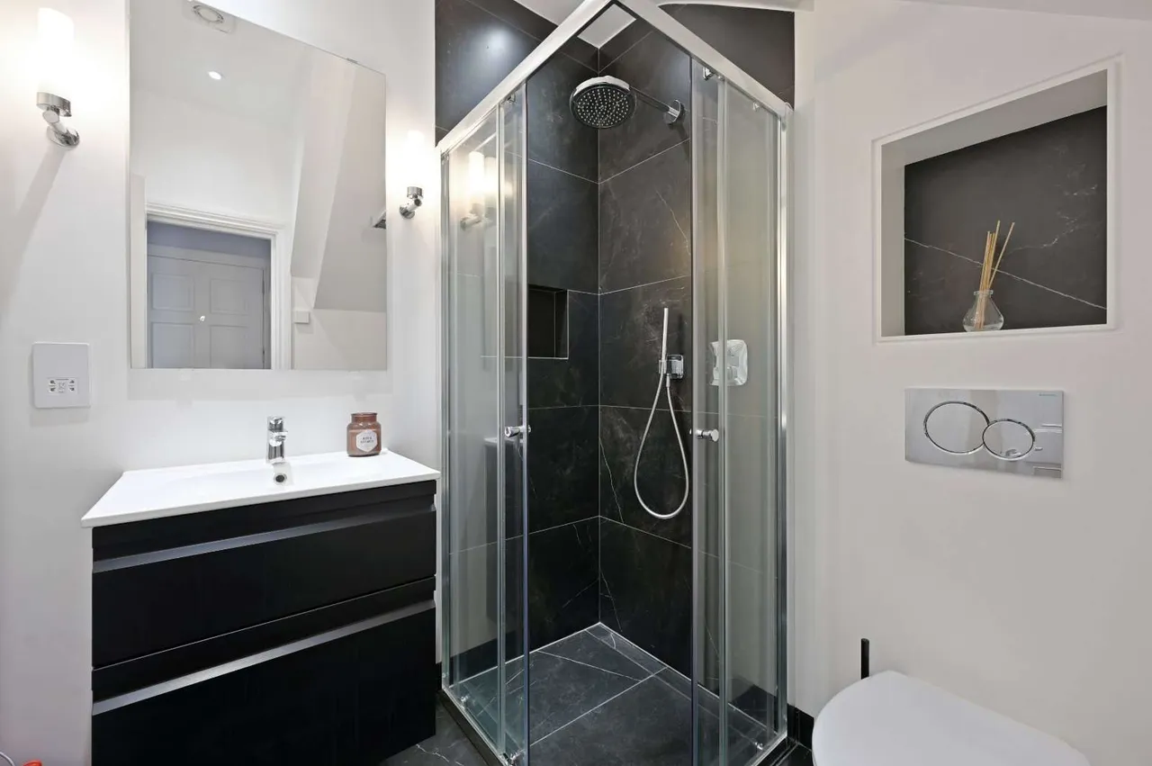 Sinclair Road, London, W14, photo 9