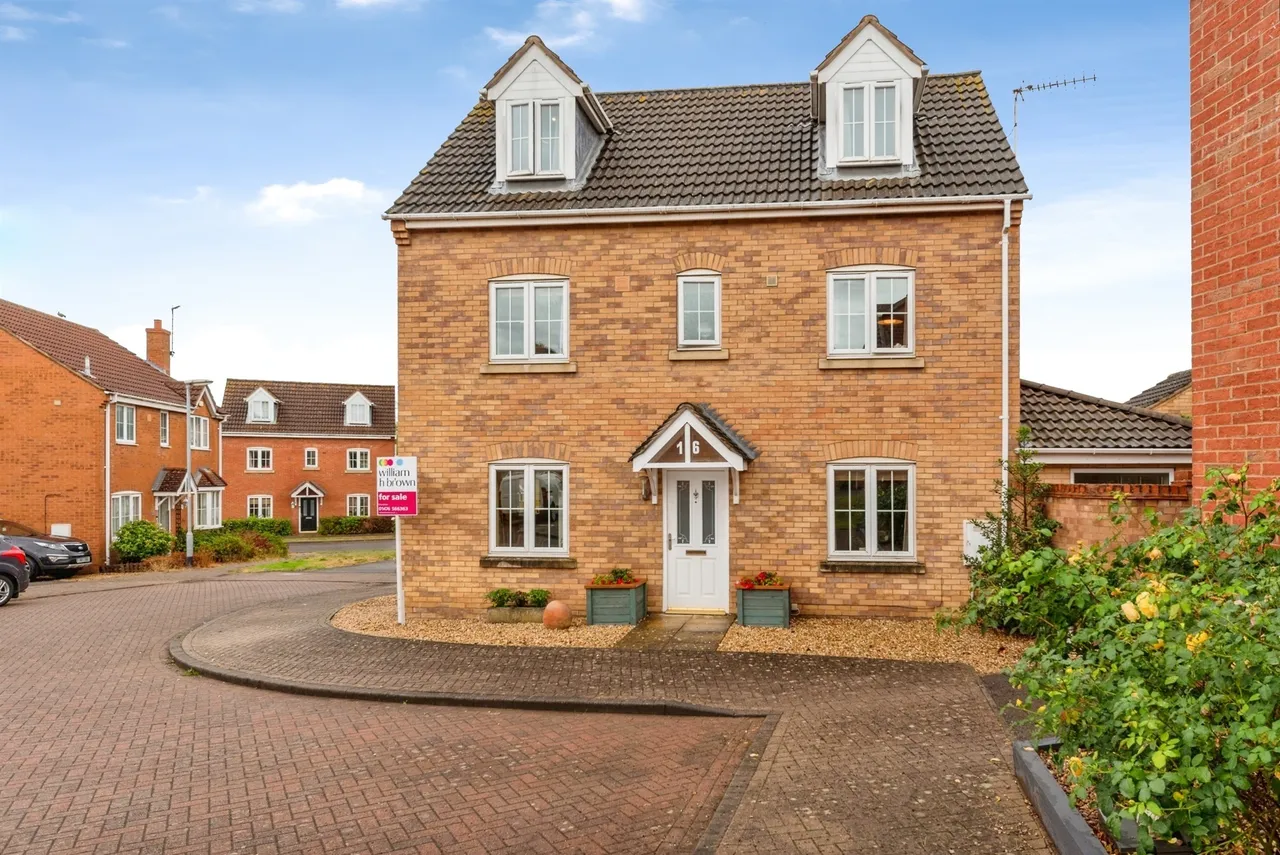 4 bed house for sale, Blairgowie Close, Grantham, NG31