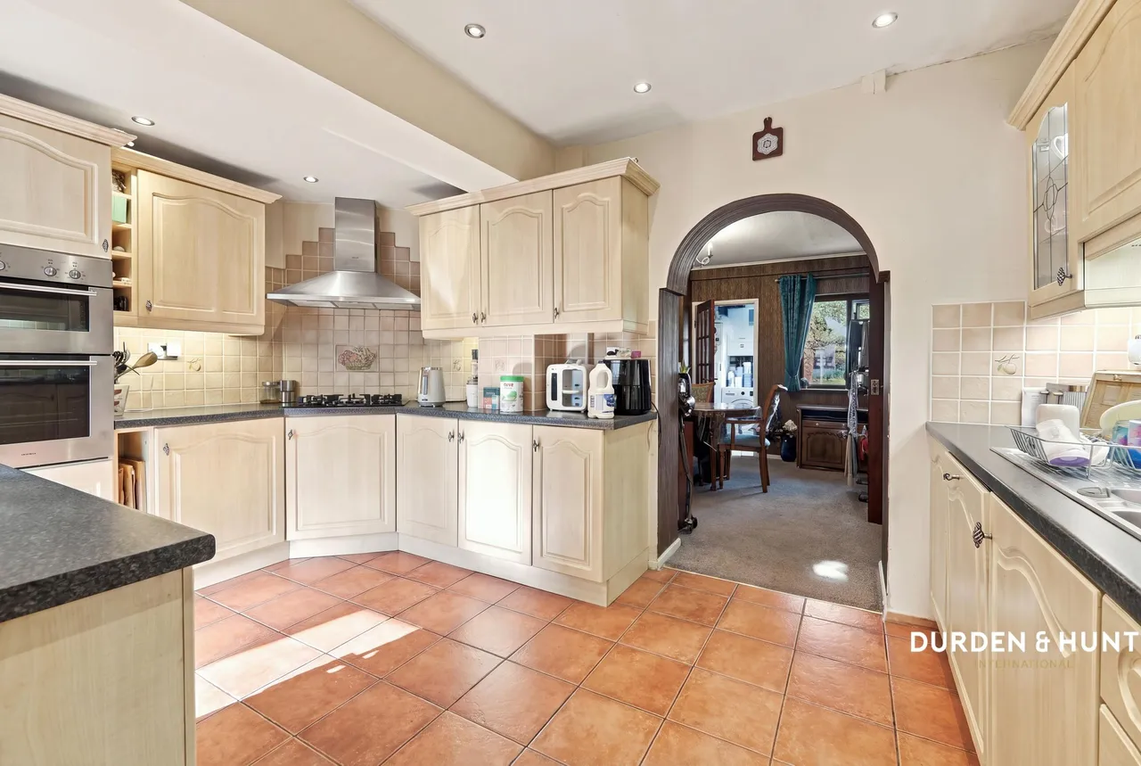 Wensleydale Avenue, Clayhall, IG5, photo 5