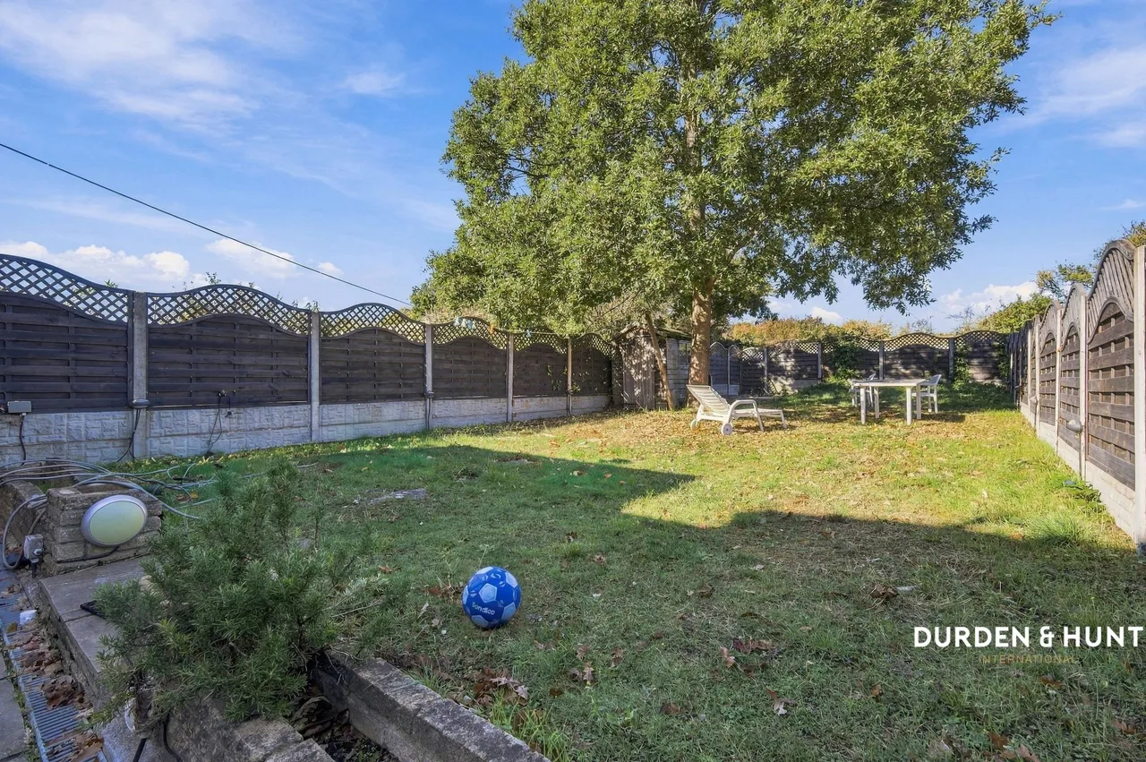 Wensleydale Avenue, Clayhall, IG5, photo 17