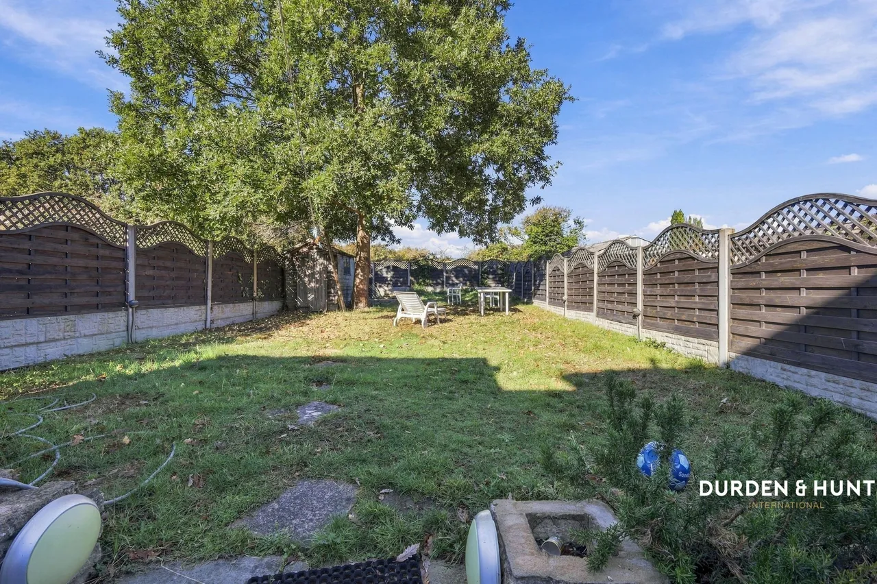 Wensleydale Avenue, Clayhall, IG5, photo 18