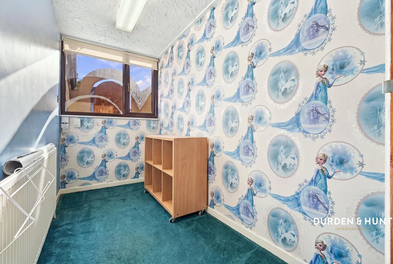 Wensleydale Avenue, Clayhall, IG5, photo 8