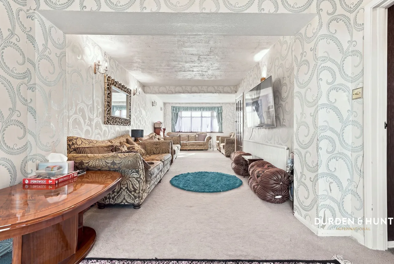 Wensleydale Avenue, Clayhall, IG5, photo 2