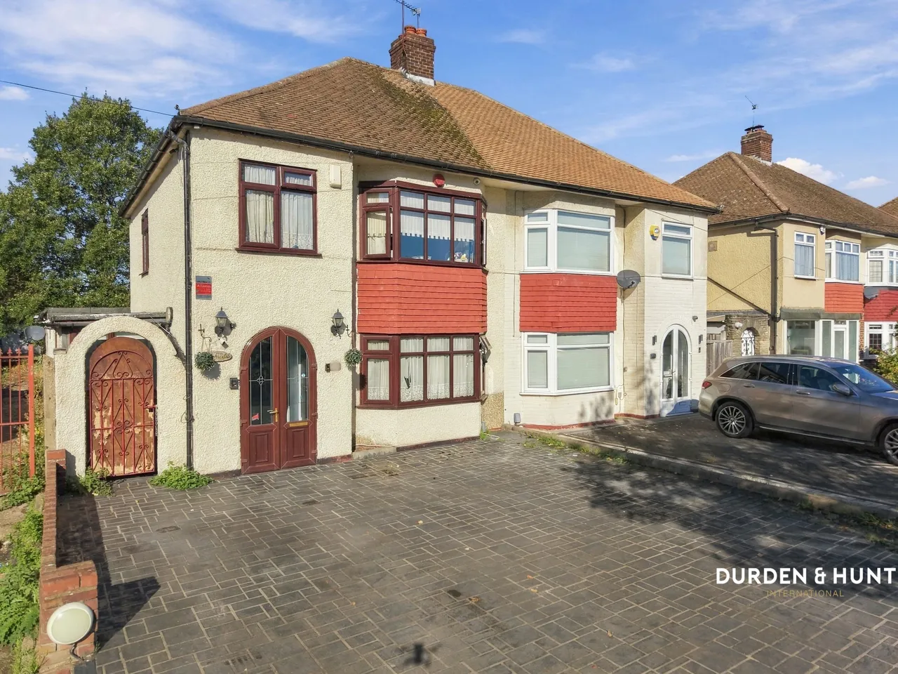 3 bed house for sale, Wensleydale Avenue, Clayhall, IG5
