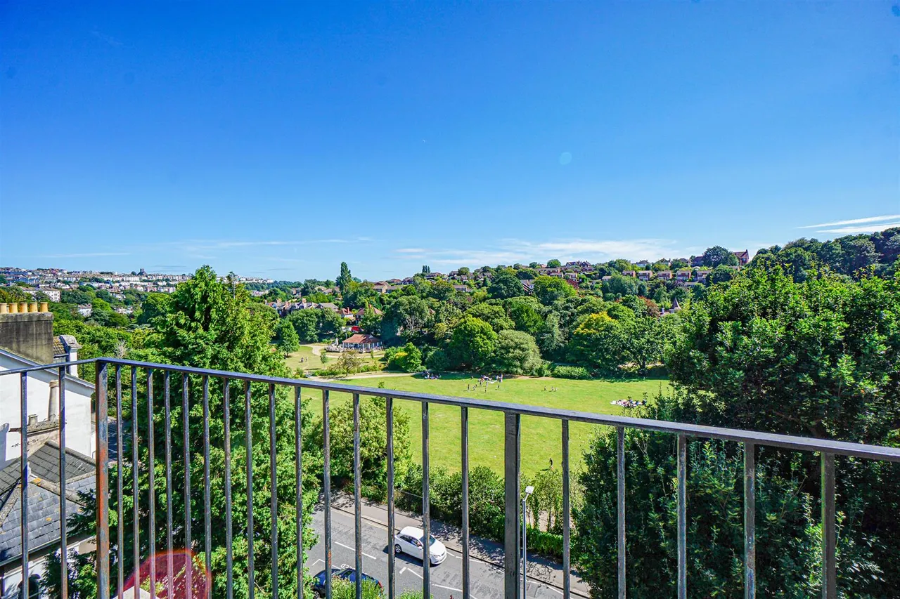 St. Helens Crescent, Hastings, photo 7
