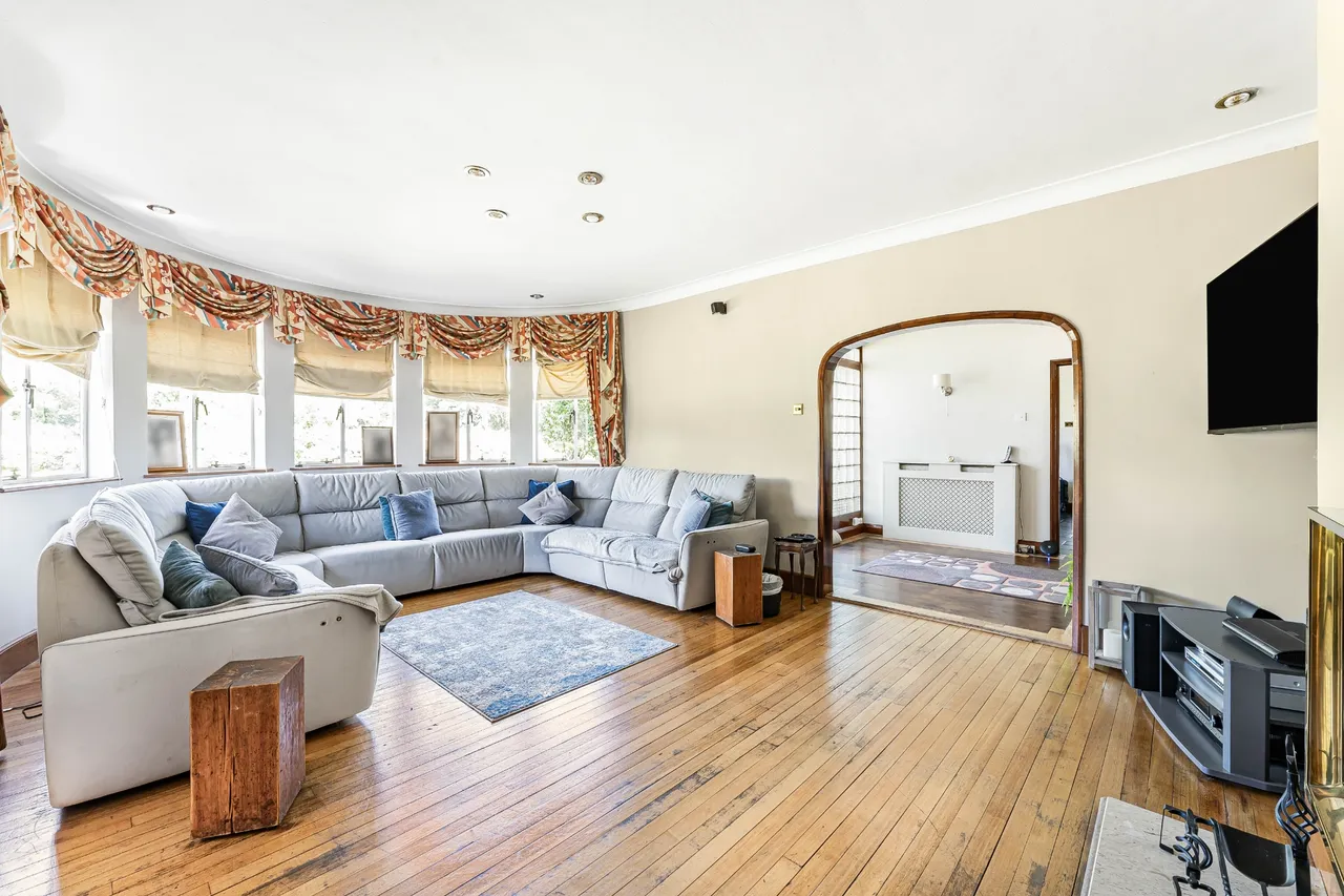 Heath Drive, Romford, RM2, photo 2
