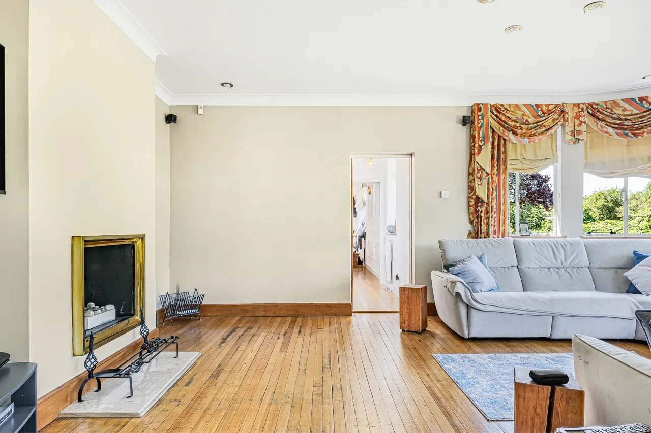 Heath Drive, Romford, RM2, photo 3