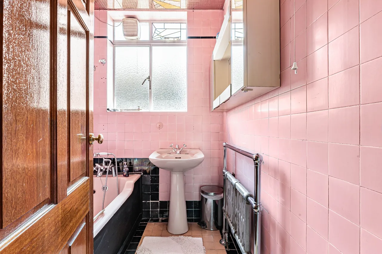 Heath Drive, Romford, RM2, photo 15